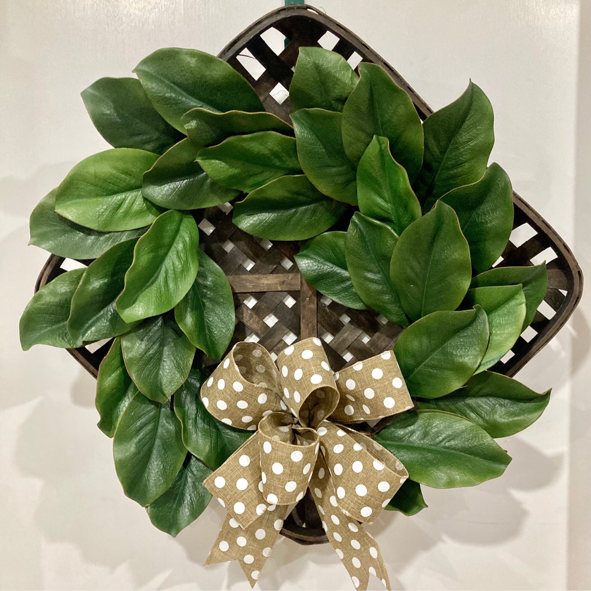 tobacco basket with magnolia wreath ideas How to make Tobacco Basket